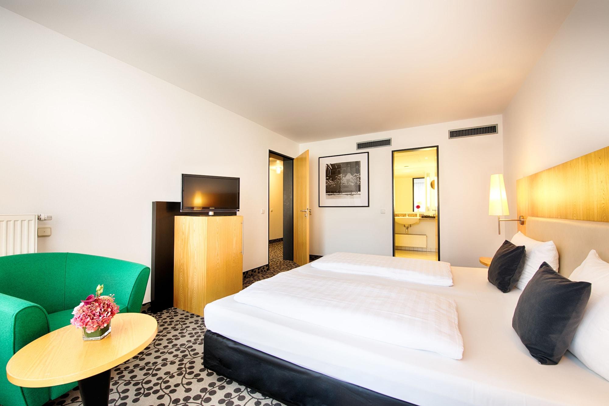 Achat Hotel Offenbach Plaza Экстерьер фото